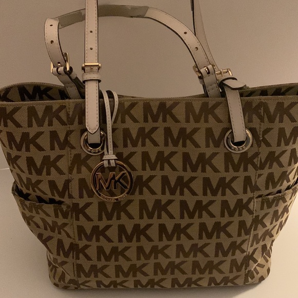 Michael Kors tote - Picture 1 of 5